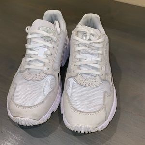 Adidas Falcon Sneaker